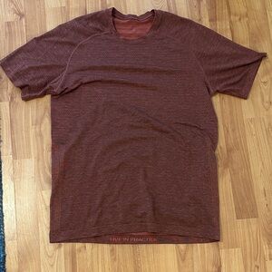 Lululemon vent tech tee M